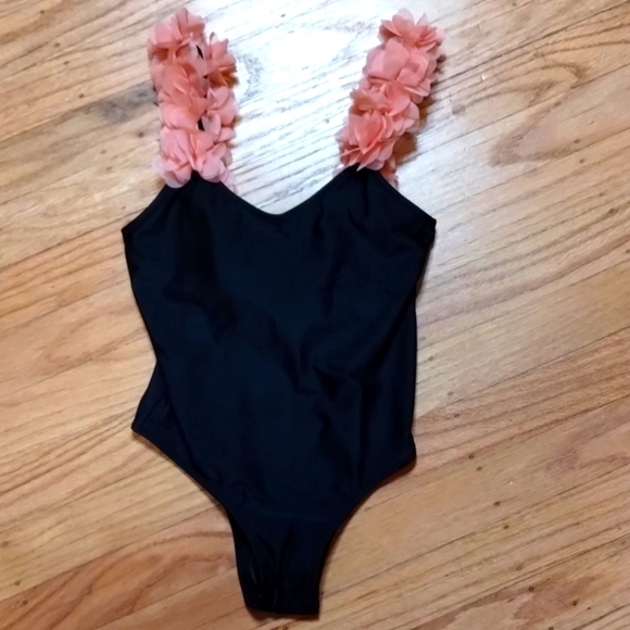 NWOT Little girl one piece unique bathing suit! Sz 3T-5T (my estimate) - Picture 1 of 8
